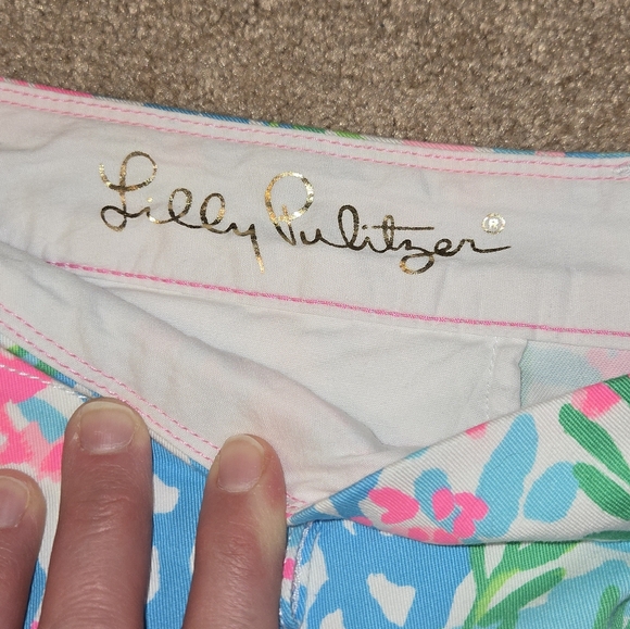 Men's Lilly Pulitzer Beaumont Shorts - Picture 3 of 6